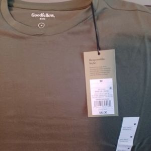 Women's tee shirts green size medium